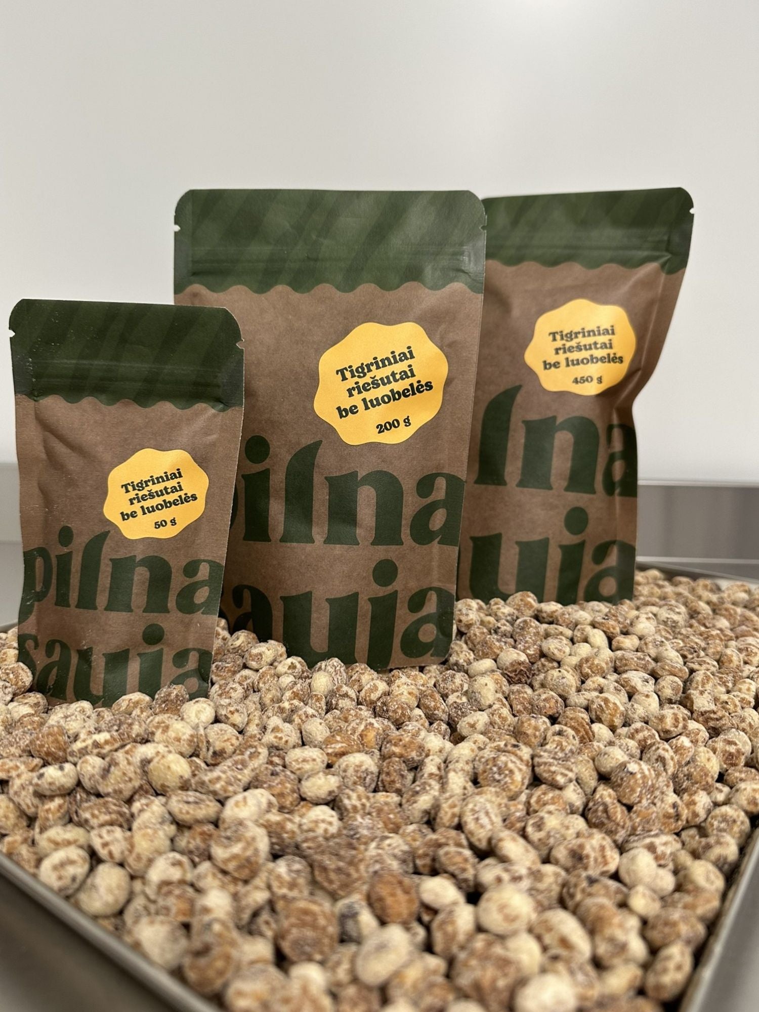 Tigriniai riešutai be luobelės